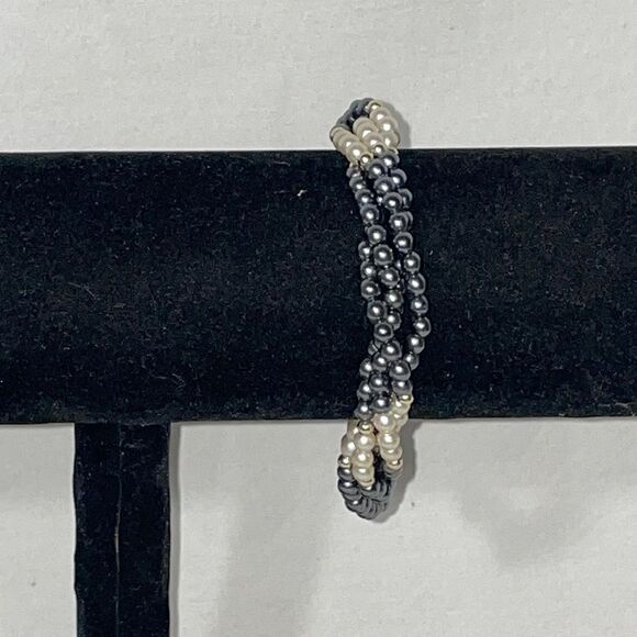 Beaded Bracelet   - Picture 1 of 5